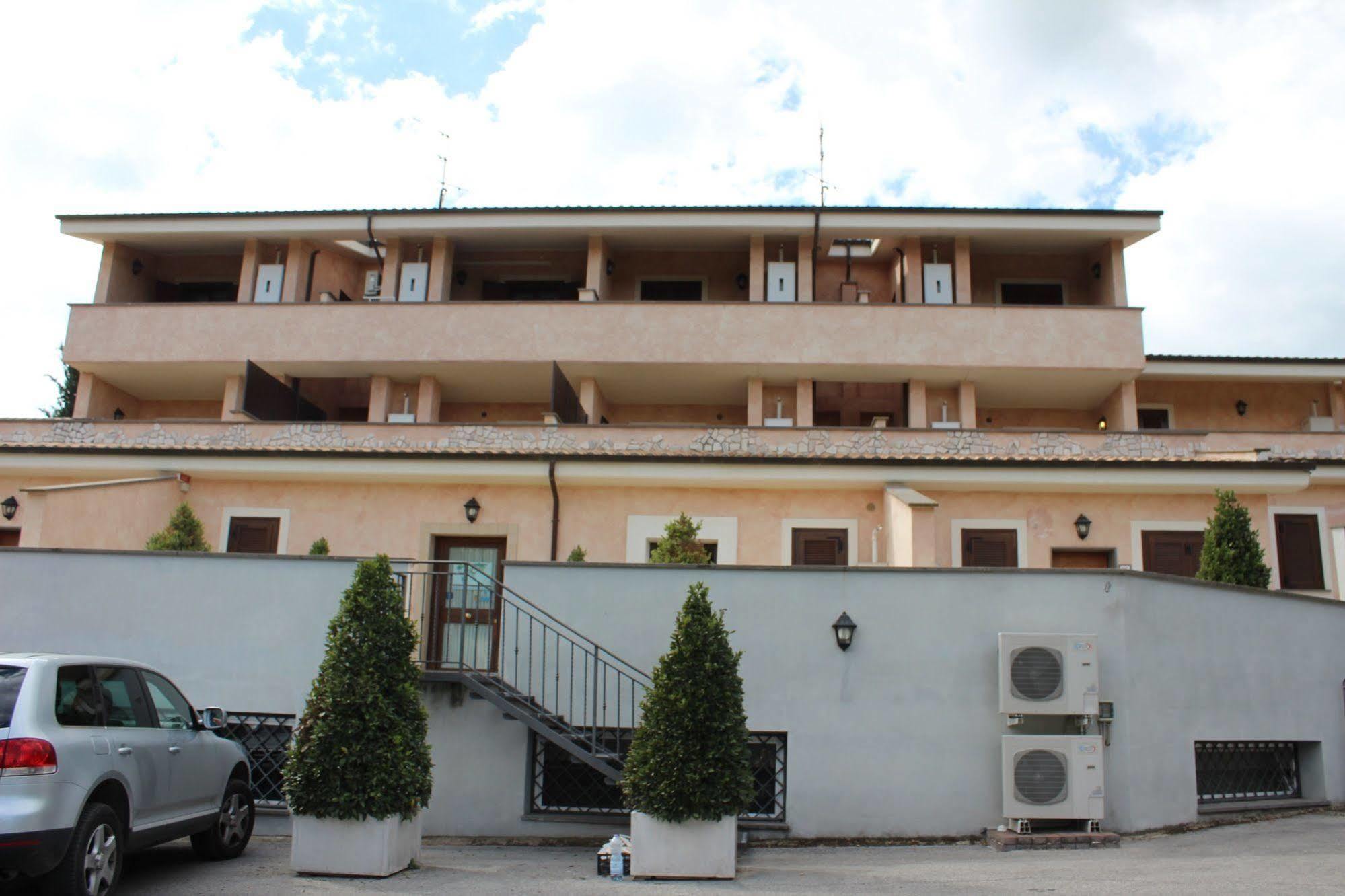 Il Casaletto Dei Ludi Aparthotel Aranova Exterior photo